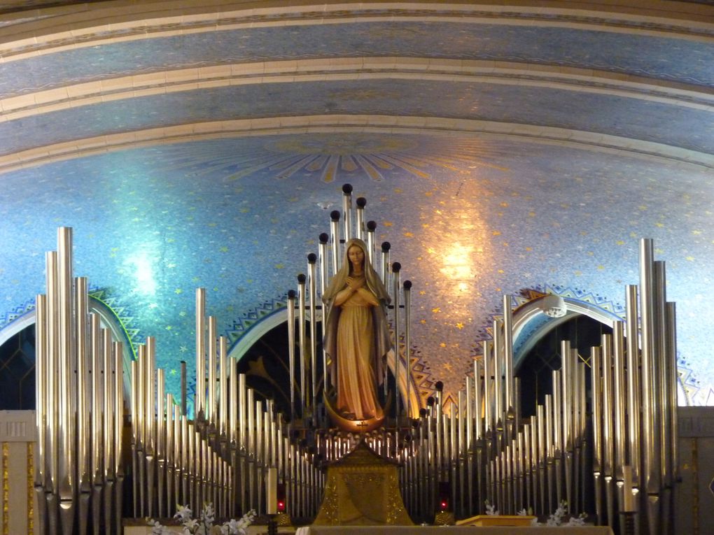 Album - Baie-St-Paul et la Cathédrale de Ste-Anne-de-Beaupre