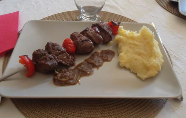 Brochettes de boeuf sublime  de Joel Robuchon et sa purée