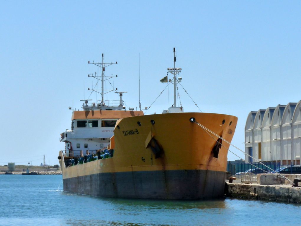 TATANIA B , appareillant de Port de BOUC le 21 avril 2022