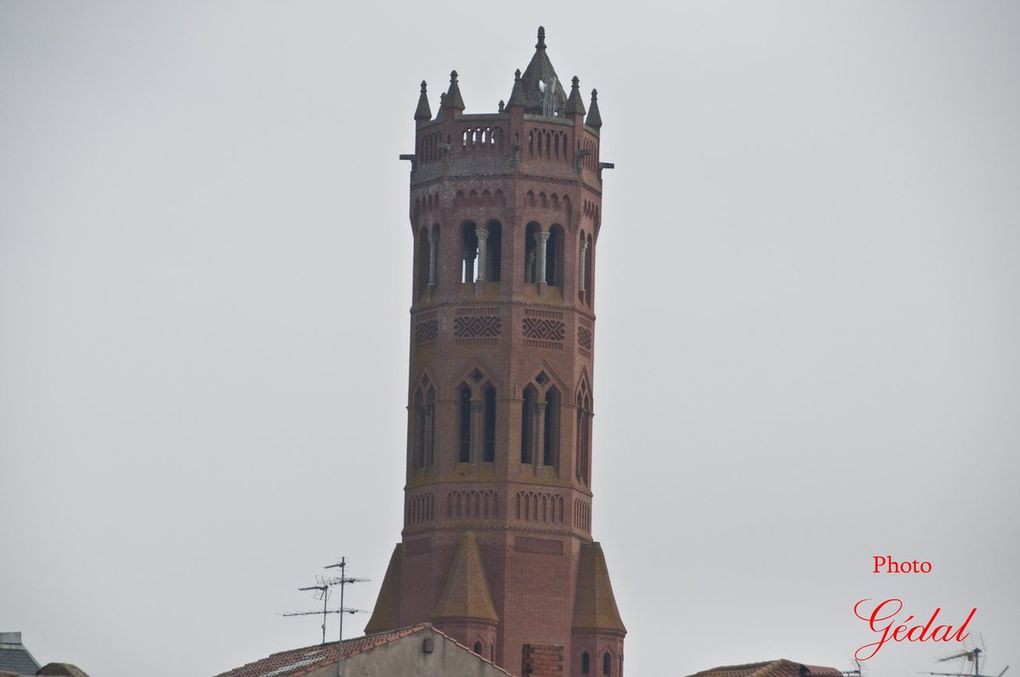 Le clocher de l'église Saint Etienne et celui de Sainte Catherine.