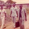 Bernard ONOUNGA avec ses frères.