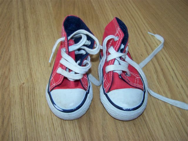 des chaussures et chaussons en très bon état, de la taille naissance à la taille 27