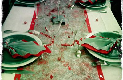 Décoration de tables: thème: Noël Rouge et Argent