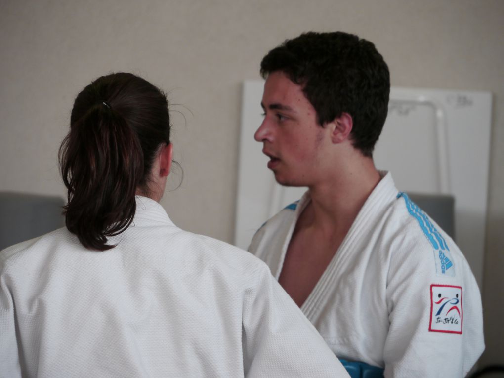 Quelques photos de la coupe jujitsu région Poitou-Charentes, on essaie de faire vivre l'expression compétition jujitsu (en plus de l'aspect premier du jujitsu la self-défense) dans notre région... Et c'est pas facile