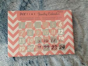 un calendrier bijoux