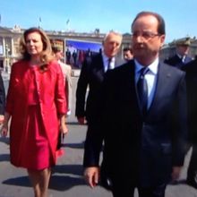 Exclusif : François Hollande poursuivi par une fraise Tagada !