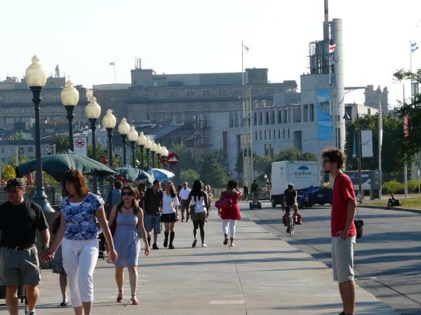 Les premières visites de Montréal, fin août et septembre. Au programme: les alentours de l'UQAM.