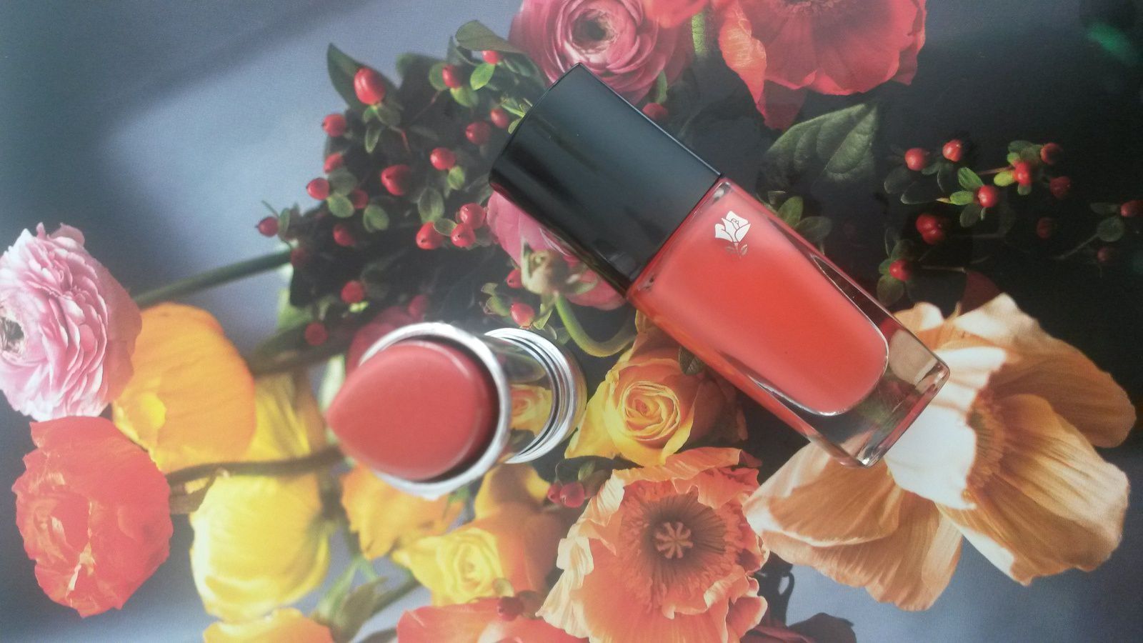 Tendance corail : mon petit duo vernis-rouge à lèvres estival ! 