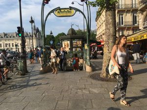 Station Saint Michel.