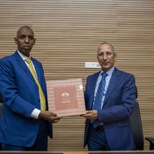 L’Ambassadeur Douhour reçoit les étudiants et stagiaires djiboutiens établis à Marrakech. 