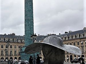 Colonne de vendôme  - Pl de Valois