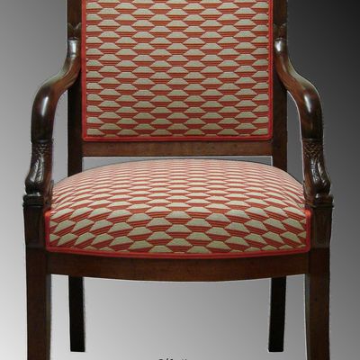 Fauteuil Empire tête de dauphin, Du Siège Au Décor,Tapissier d'Ameublement