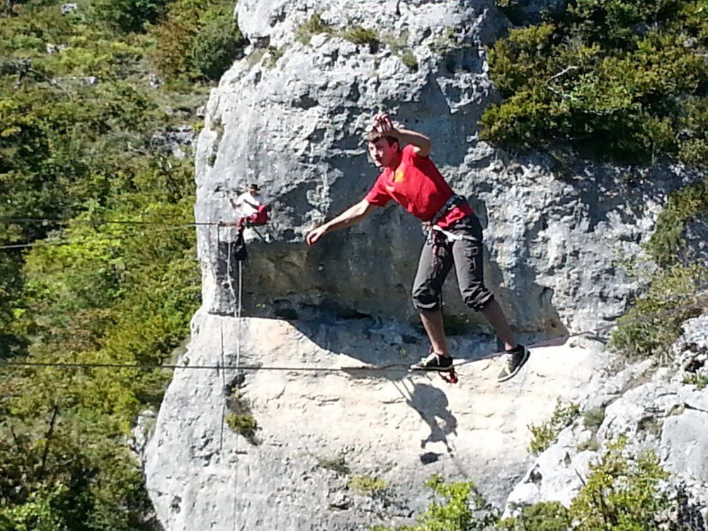 Slackline avec le groupe "les Déséquilibrés"