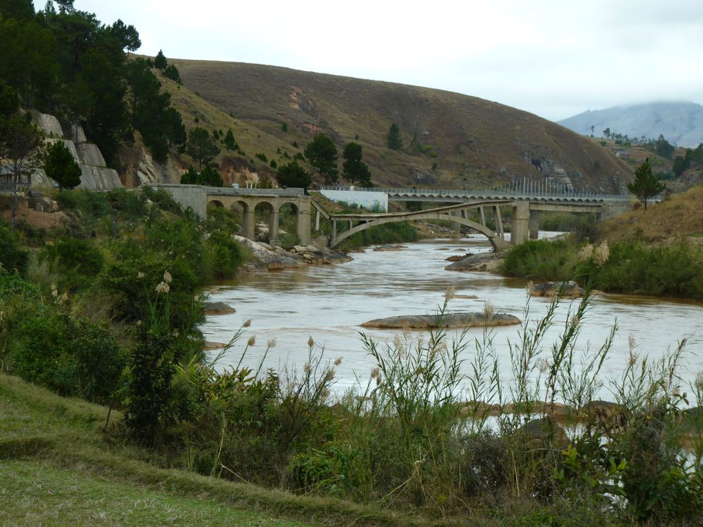 Première étape lors de notre périple le long de la fameuse RN7: Tana et la région des Hauts Plateaux