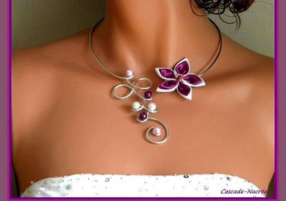 collier Assia mariage prune blanc fleur satin perle mariage bijou fait main 26,50E