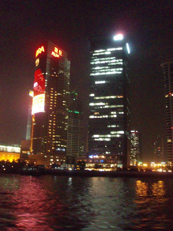 Découverte de la capitale économique de Chine, ville imposante et dynamique, en 2008