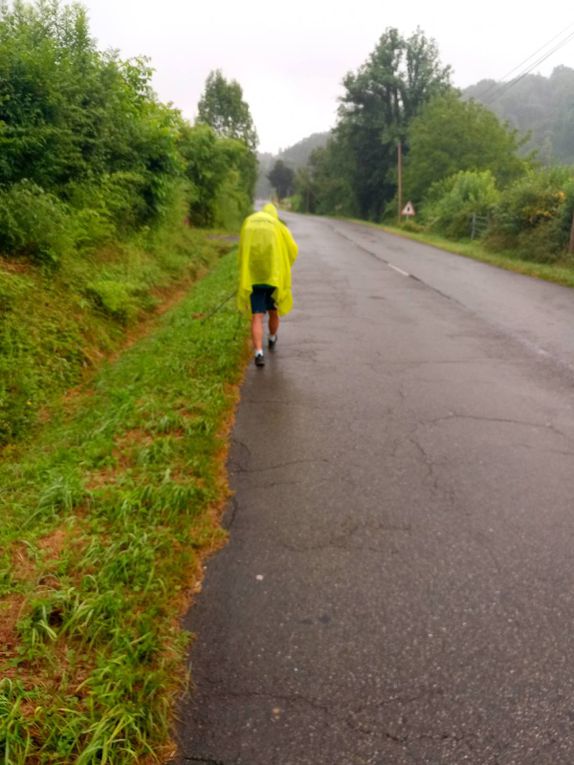 dans la tente, sous la pluie, au resto, à l'hôtel (2 lits simples hein!)