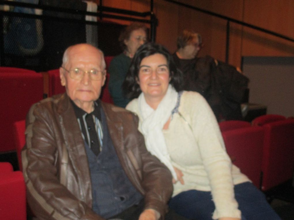 Un bon moment passé au cinéma et à rigoler devant une bonne comédie   BRILLANTISSIME : De Michèle Laroque Avec Michèle Laroque, Kad Merad, Françoise Fabian plus Genre ComédieAngela pense avoir une vie idéale. Elle vit à Nice, dans un bel appartement, avec un beau mari et une charmante ado. Mais le soir de Noël, sa fille la laisse pour rejoindre son petit copain, son mari la quitte et sa meilleure amie préfère prendre des somnifères plutôt que de passer la soirée avec elle. Le choc ! Angela n’a plus d’autre choix que celui de se reconstruire... et ce n’est pas simple avec une mère tyrannique, une meilleure amie hystérique et un psy aux méthodes expérimentales.