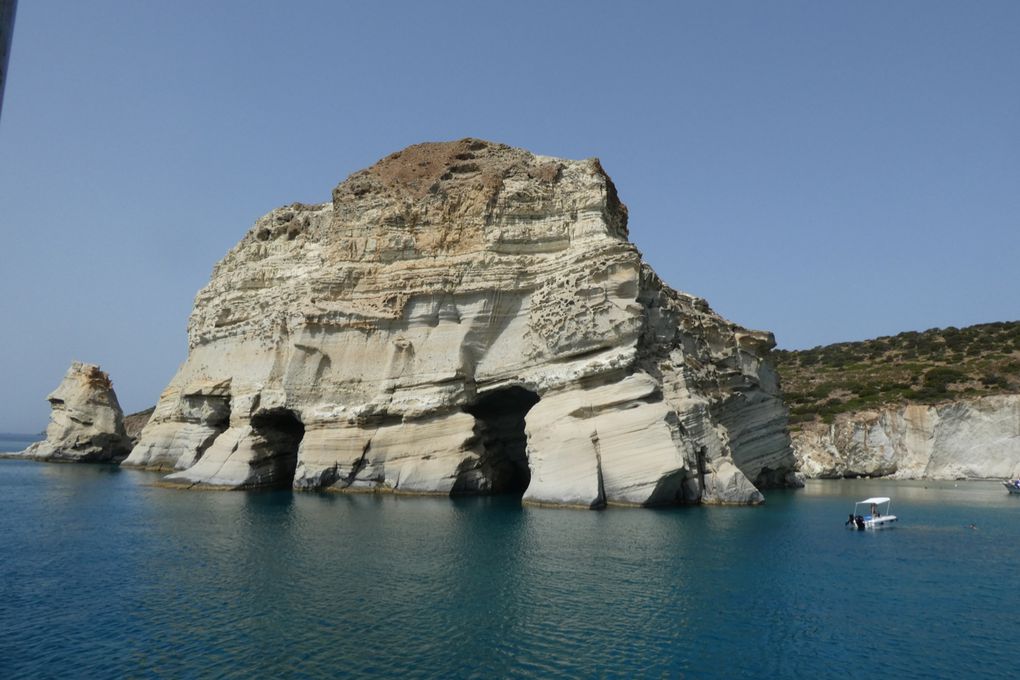 Kleftiko, des falaises blanches et une mer émeraude, magnifique, nous y restons longtemps et y prendrons un bain délicieux