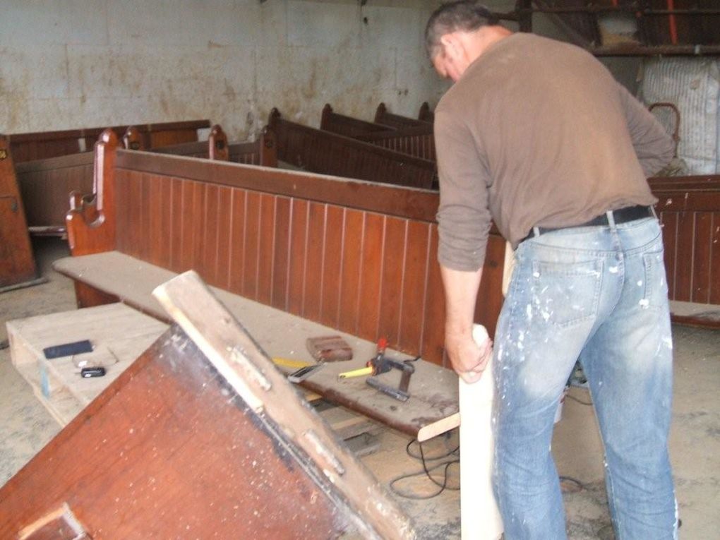 Rénovation de l'Eglise de Guillemont de 2004 à 2008.
Les travaux ont été en partie entrepris avec la participation des habitants du village.
6 décembre 2007 : L'Abbé Nicolas a aidé les enfants à créer les phrases qui ont été peintes dans l