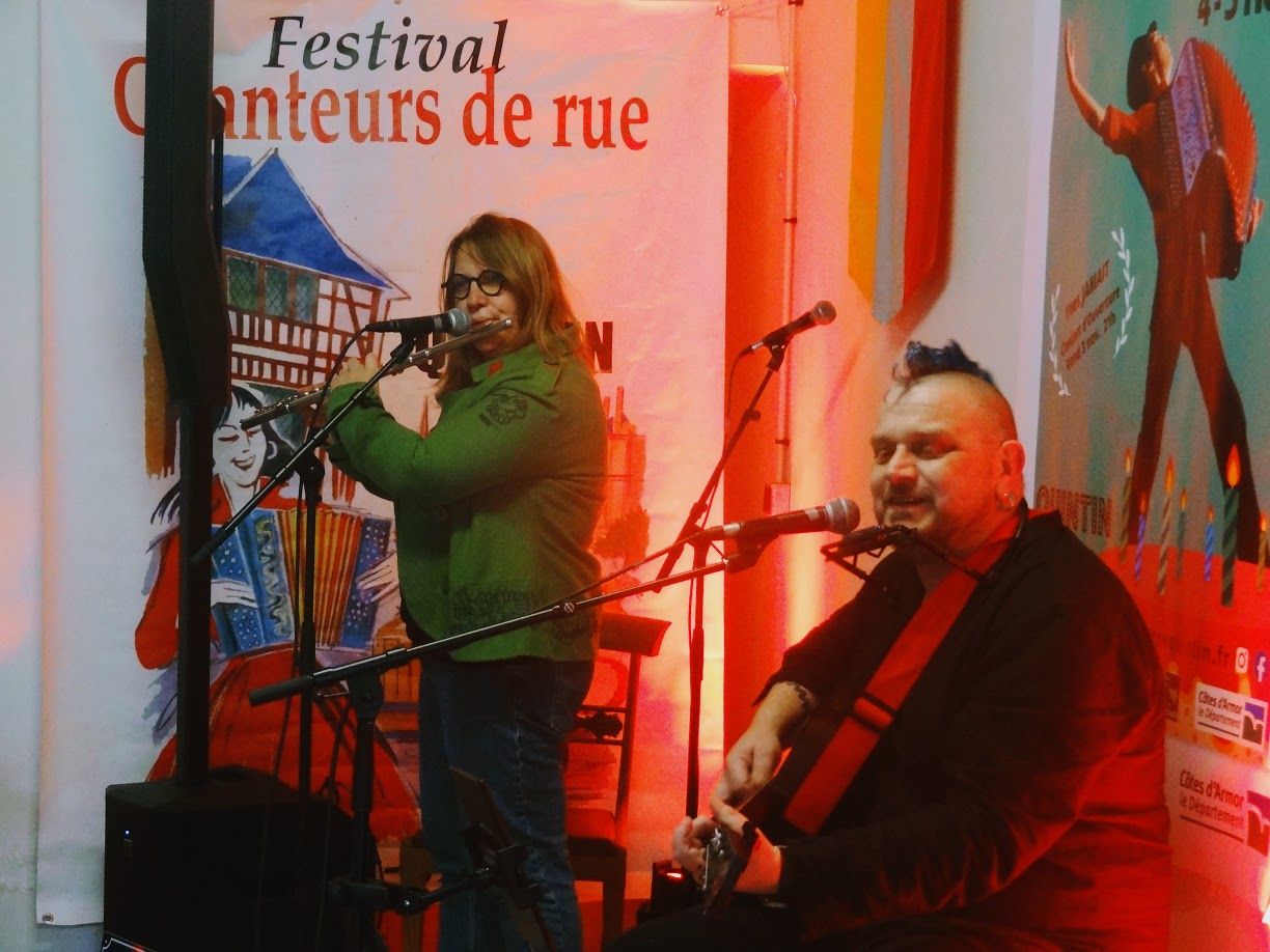 Festival chanteurs Quintin, avec PiOtR, scène Jacques Brel, Quintin novembre 2024