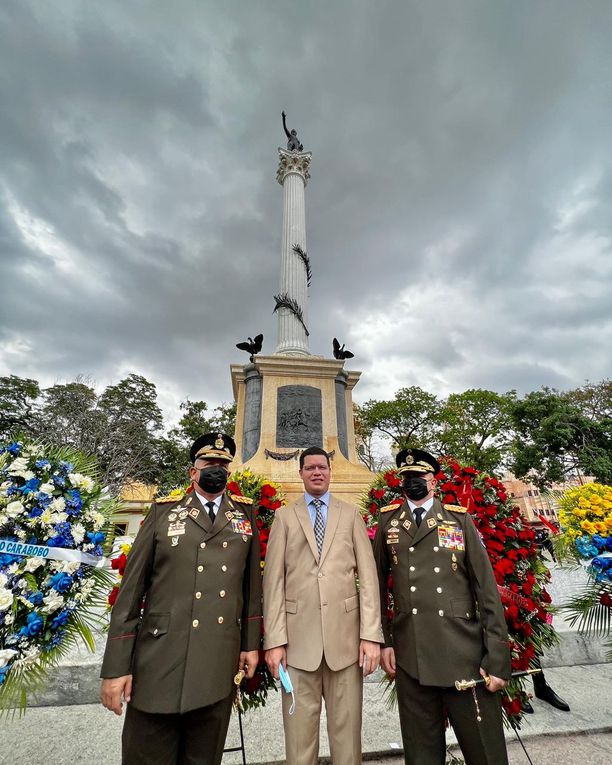 En Valencia conmemoran 212 años de la Proclamación de la Independencia con parada cívico-militar-policial  