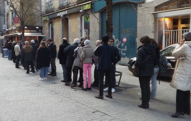 ACHETER DU PAIN EN VASE CLOS ! ASSEZ COMPLIQUE LE LUNDI DE PAQUES