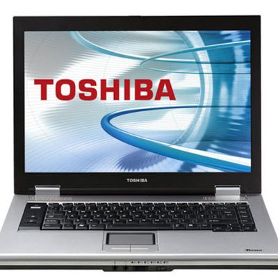 Comment recharger une batterie de portable de la marque Toshiba ?