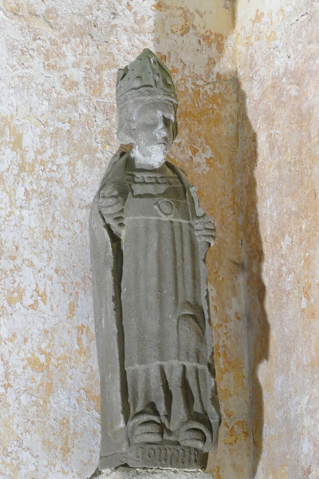 Les statues de la chapelle de Lambader en Plouvorn. Photographie lavieb-aile.