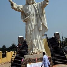 Jesus de Greatest "La plus grande" statue de Jésus en Afrique inaugurée au Nigeria 