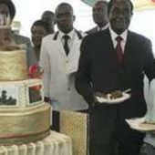 Robert Mugabe fête ses 91 ans et s'en prend aux...