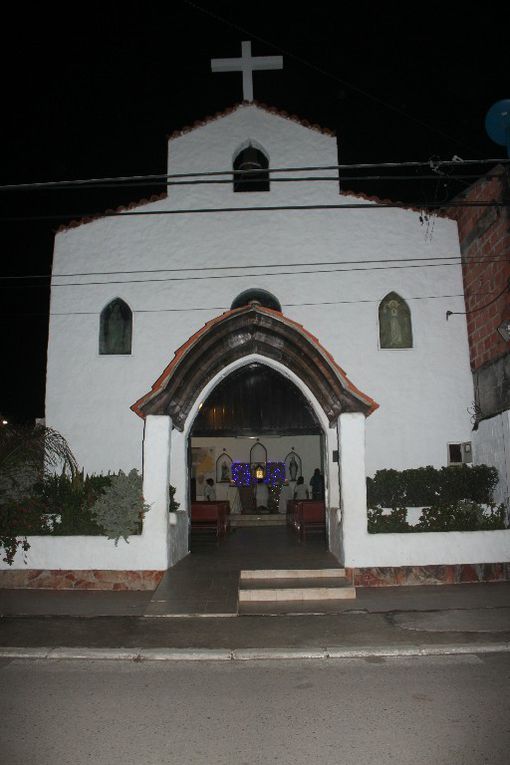 La petite chapelle sainte Anne, pleine de vie durant la semaine sainte, au quartier Arenal, à Barrancabermeja.