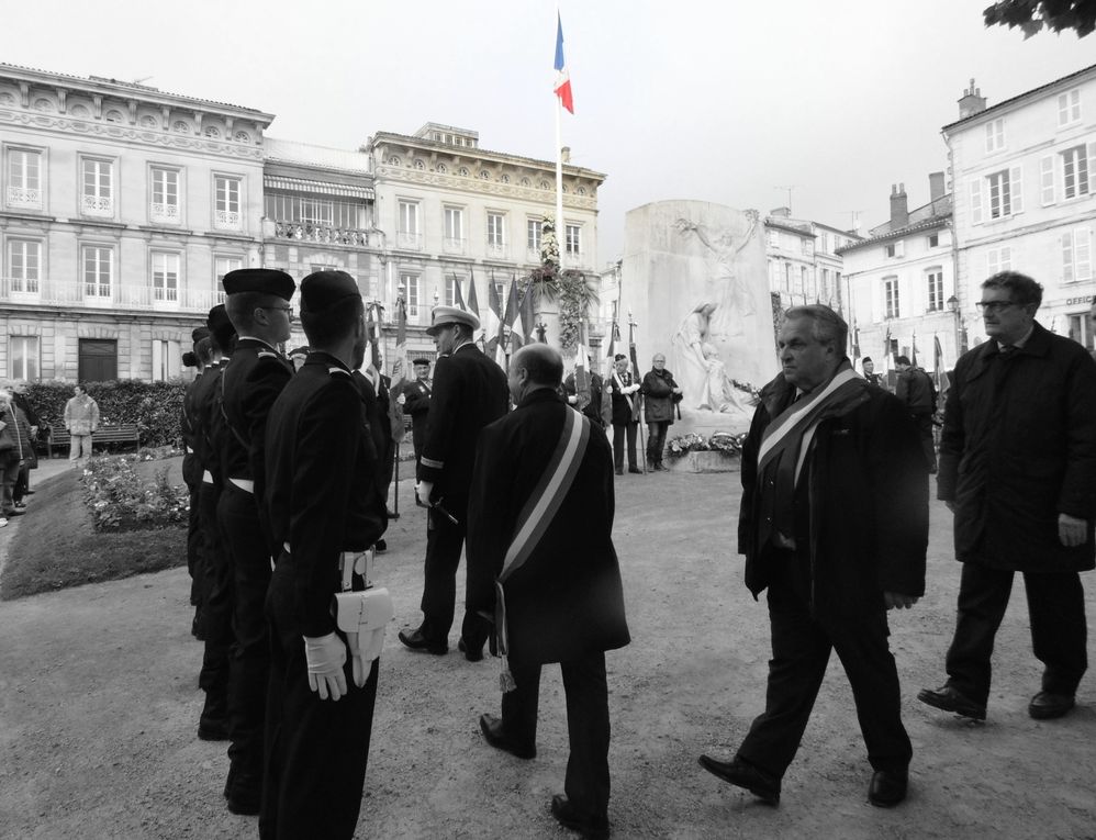 Bien sûr les enfants, la France de demain, avaient apporté leur concours, via leur voix pour entonner la Marseillaise reprise par quelques personnes dans l'assistance. 
