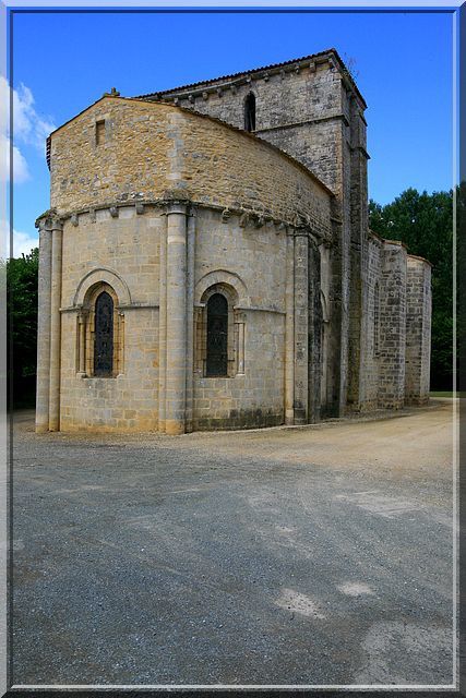 Diaporama église fortifiée de Xaintray