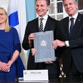 Guerre en Ukraine : la Finlande renforce ses liens militaires avec Washington après un avertissement de Vladimir Poutine