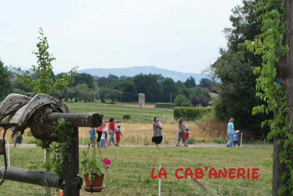 sourires d'enfants, quand ils font connaissance avec nos ânes!