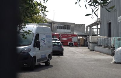 SALERNO E PROVINCIA NEWS Esplosione in un silos della zona industriale, paura a Salerno Sul posto vigili del fuoco e carabinieri per le indagini