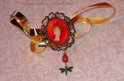 - Pendentifs, broches / Necklaces, brooches with illustrations -