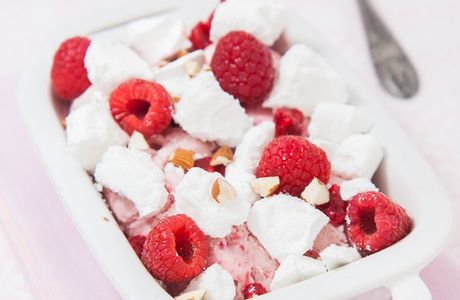 Pavlova glacée à la framboise