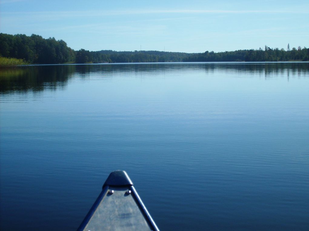 Une journée ensoleillée en canoë, sur un magnifique lac suédois.(19/09/09)