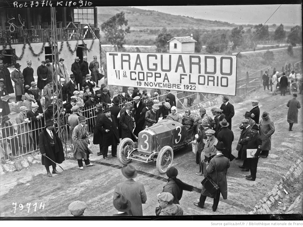 3 Photos prises lors de la course Targa Florio en 1922 (Source BNF - Gallica)