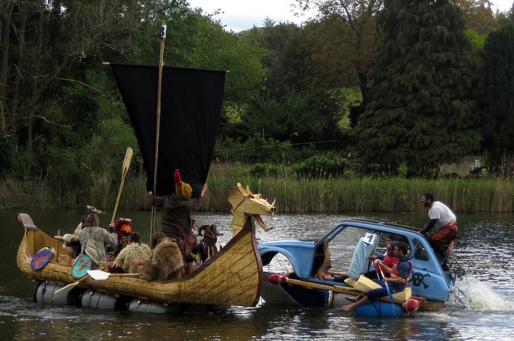 Course de Radeaux sur le lac de Vernoux organisée pour le festival de l'eau 2013.
Le Pari-Drakkar de K'onvoit a obtenu le prix du jury !
K'onvoit ! Toujours ! Envoie ! Du lourd !