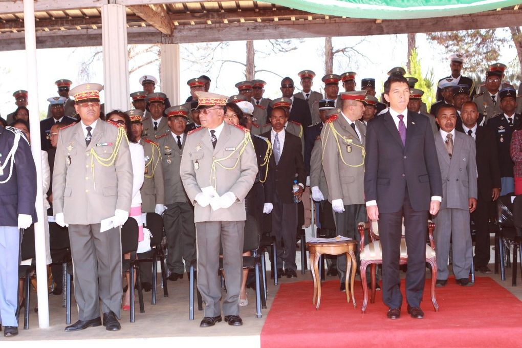 16 octobre 2012. Le Président Andry Rajoelina à l'Académie militaire et offre de dons à la ville d'Antsirabe.