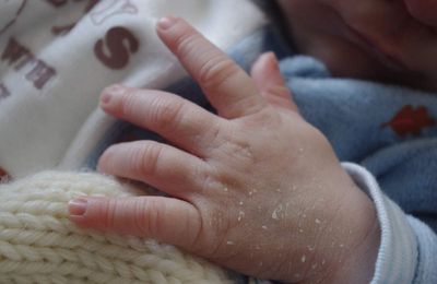 Il est né le divin enfant (sur un air connu)