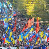 VIDEO. Des milliers de Russes défilent à Moscou pour la paix en Ukraine