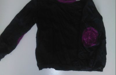 Pull Bleu marine coude violet 3 ans