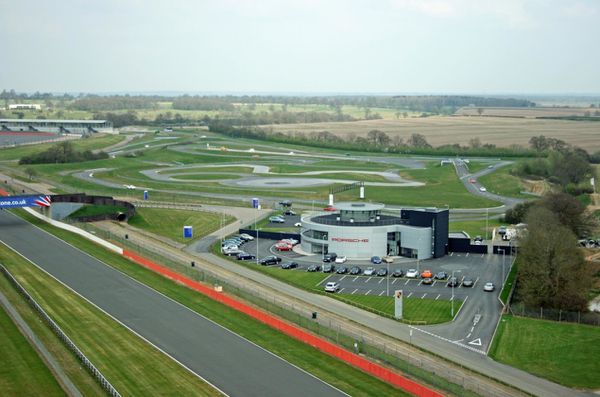 Pour bientôt : un 'Porsche Experience Center' au Mans !