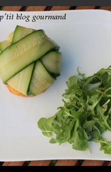 Charlotte de courgette au coeur de chevre et sablé au parmesan