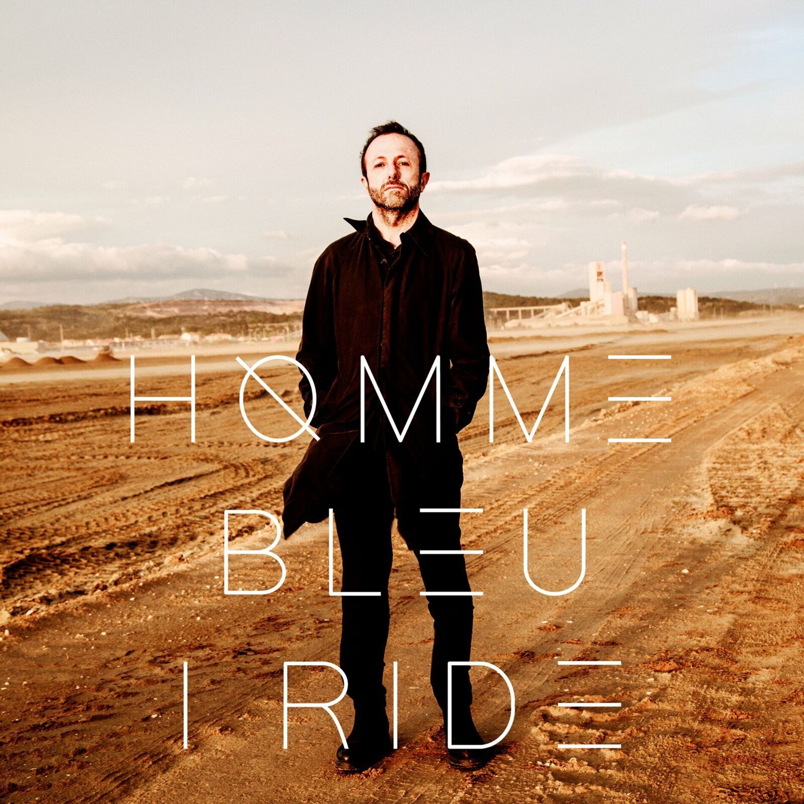 Homme Bleu touche coeur avec Ride avant l'album Dark Matter