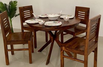 Spruce Up Your Home’s Look with Solid Wood Dining Table